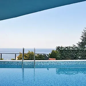 In Ziza, Rooftop Swimming Pool , Opatija Chorwacja