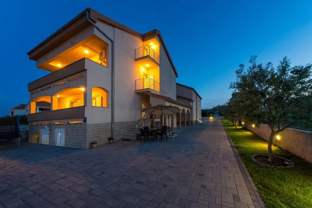 Apartments Skara Bibinje 0*,