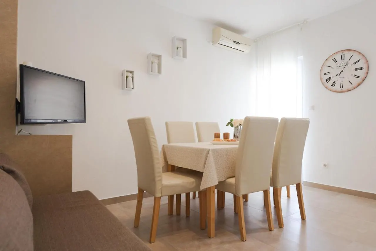 Apartments Skara Bibinje